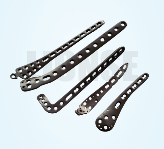 Защо компонентите от титанови сплави са предпочитани за медицински импланти?