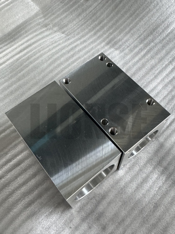 Защо машинните инструменти и частите за оборудване за обработка на алуминий са предпочитани?