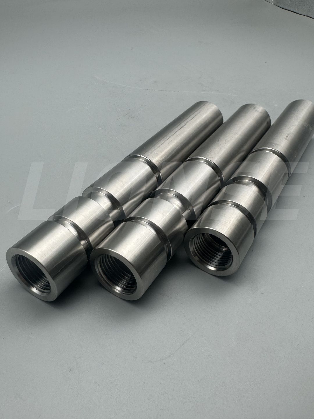 Титаниев вал клас 5 с NC завъртане